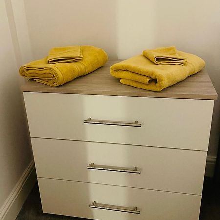 #0509 Two Bedroom Serviced Apartment- Free Parking Дарби Екстериор снимка