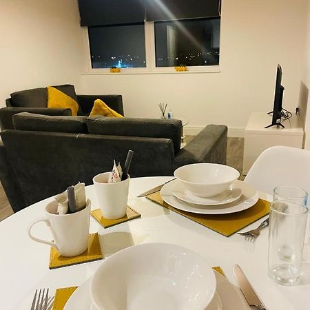 #0509 Two Bedroom Serviced Apartment- Free Parking Дарби Екстериор снимка