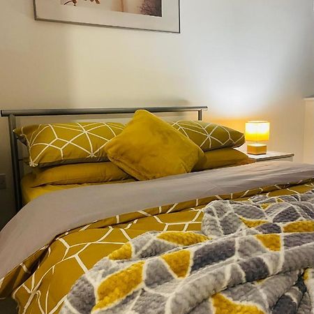 #0509 Two Bedroom Serviced Apartment- Free Parking Дарби Екстериор снимка