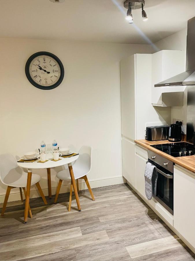 #0509 Two Bedroom Serviced Apartment- Free Parking Дарби Екстериор снимка